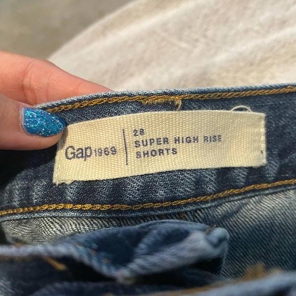 Dark Wash Denim Shorts - Picture 3 of 3